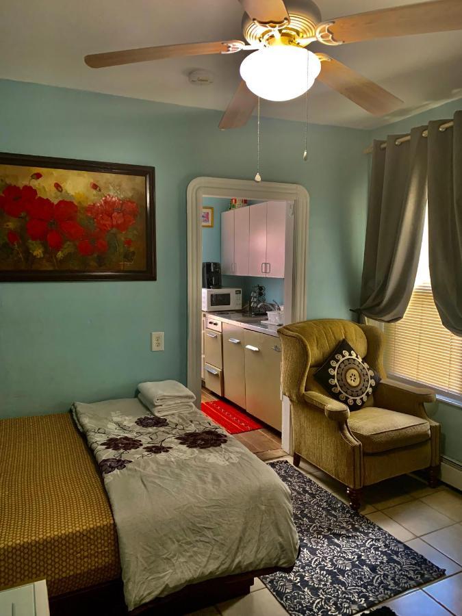 شقة Cozy Private 1Br, Well Appointed, Near Providence, Ma, Ri Line, Easy Access To I-95 بوتكيت المظهر الخارجي الصورة